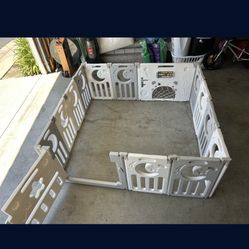 Baby Gate With 14 Panels 