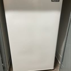Magic Chef Mini Fridge 