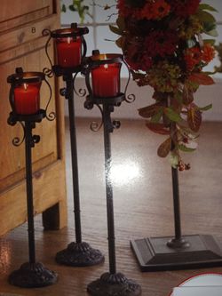 Homeinteriors Candelabros Nuevos en caja y Cuadros en diferentes estilos.