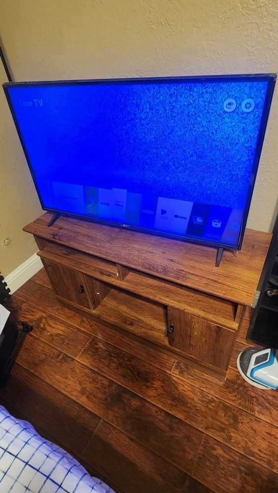 42" TV And TV Stand