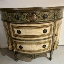 Pulaski Furniture Decorative End Table 