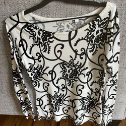 White & Black Lightweight Women’s Sweater