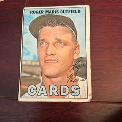 Vintage Roger Maris baseball card 