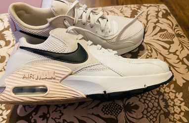 Air Max Nike Women’s Sneakers Size 8.5