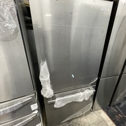 Hisense Bottom Freezer In Stainless Steel New Open Box Counter Depth 