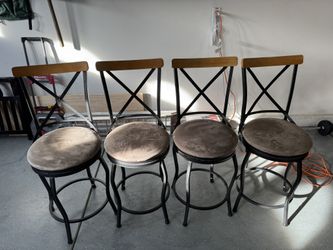 4 Barstools With extensions