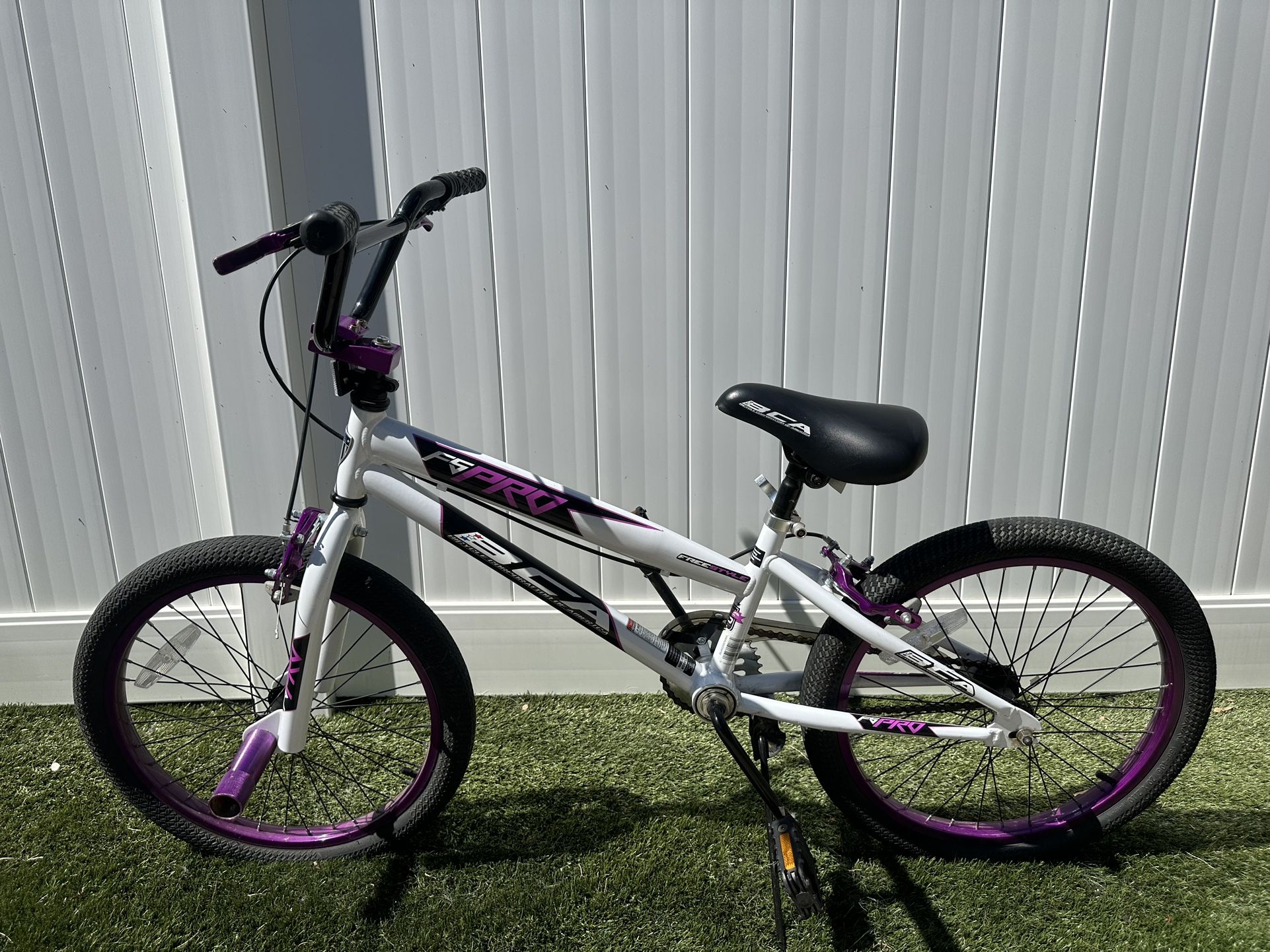 20” Girls BCA FS Pro Bike White/purple