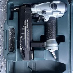 Hitachi 18g. Nail Gun