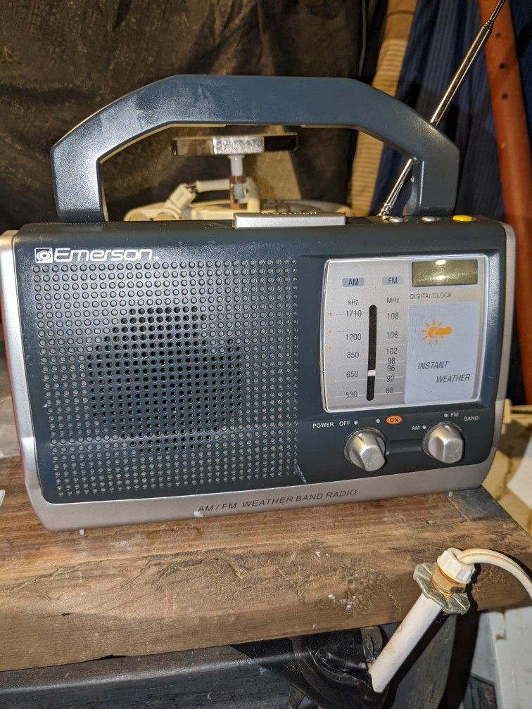 Vintage Emerson Fm/Am Weather Radio for Sale in Wildomar, CA OfferUp