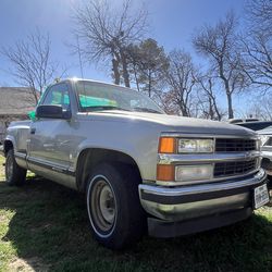 1998 Chevrolet SWB Stepside 5Spd - 226K Miles