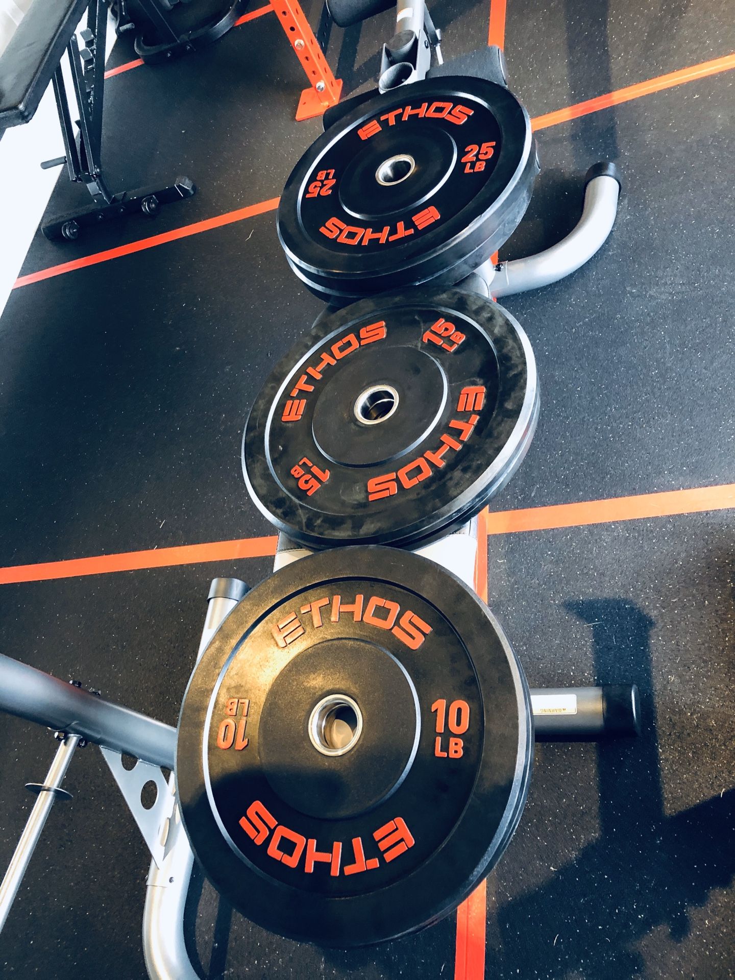 PENDING Ethos bumpers and gold’s gym squat rack and bench. for Sale in Gig Harbor, WA OfferUp