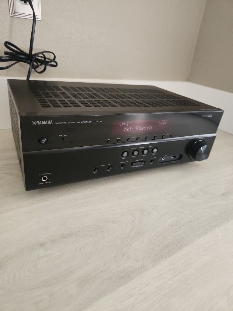 Yamaha Receiver RX-,V377