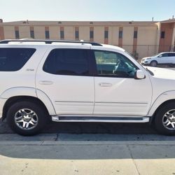 2005 Toyota Sequoia 