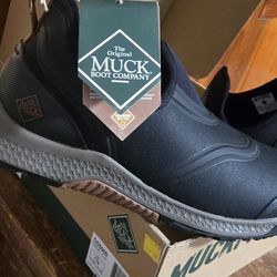 Muck proof shoes