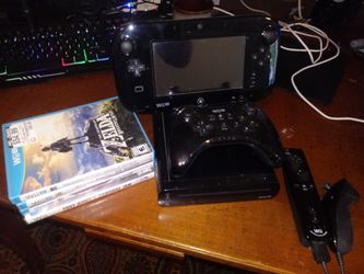 Nintendo Wii U 32gb 5 games and accessories