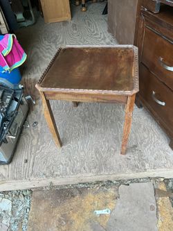 Vintage table it’s 18 inches tall and 18 by 18 inches across the top
