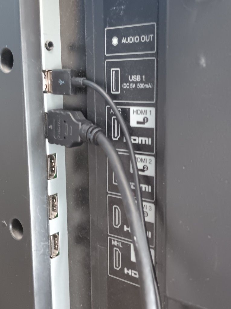 SHARP AQUOS QUATTRON 70" Liquid CRYSTAL 3D Smart HDTV for Sale in Murrieta, CA OfferUp