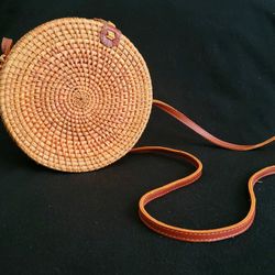 Crossbody Wicker Summer Purse (Lightly USED) 