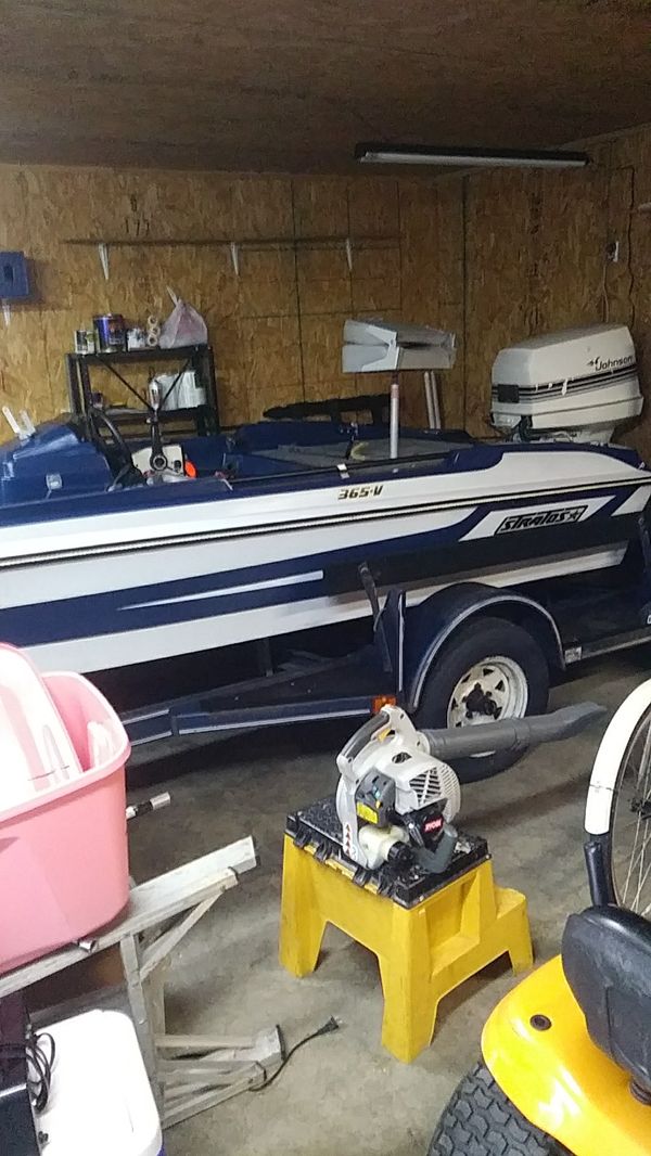 Stratos 365 v 1985 in great shape with a 120 loop charge engine johnson 12 24 troling motor 3000 dol