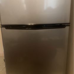 Mini Fridge With Freezer