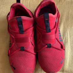 Boys Puma Size 5 $10