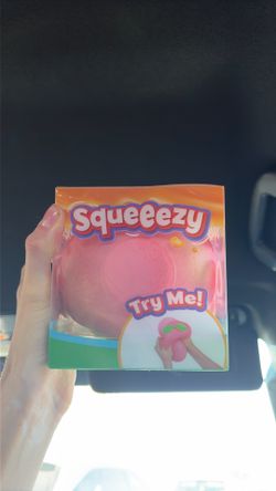 Squeezy Peach unopened squishy