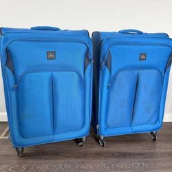 Skyway Oasis 2.0 28” Softside Expandable Spinner - Excellent Condition