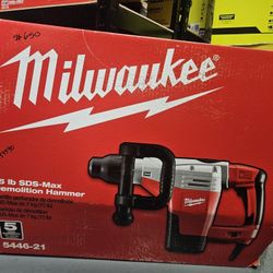 Milwaukee 15 Lb SDS MAX Demolition Hammer 