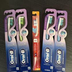 Oral- B Toothbrush Bundle (5) 