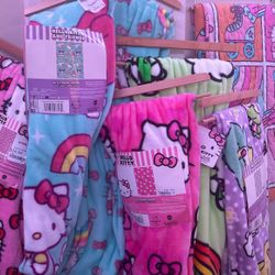 Hello Kitty Blankets  (ALL RETAIL+TAX)