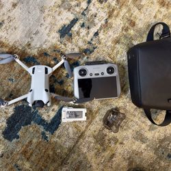 DJI - Mini 4 Pro Drone and RC 2 Remote