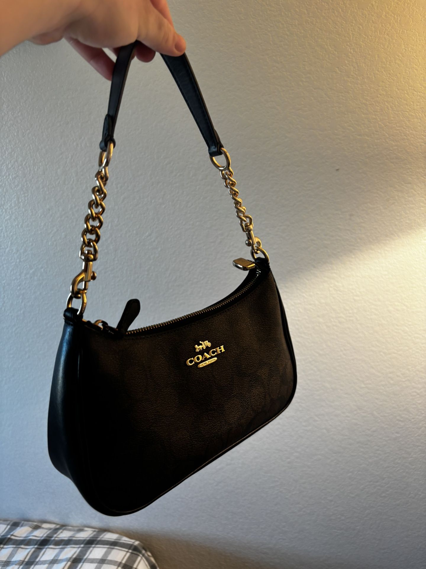 COACH Teri Shoulder Bag In Signature Canvas