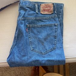 Men’s Levi’s relax fit 550’s