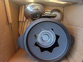 https://offerup.com/redirect/?o=TkFWQVJJUy5ERQ== CAST IRON FONDUE SET