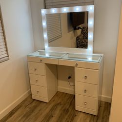 Vanity Glass Top And Hollywood Mirror