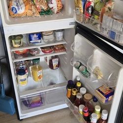 Magic Chef Medium Fridge