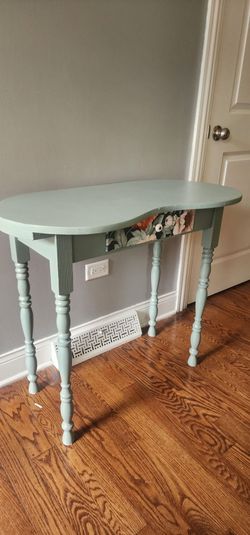 Vintage Vanity table