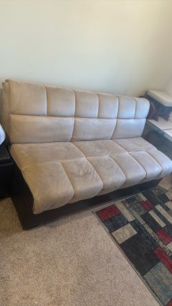 Couch/Bed with storage compartment