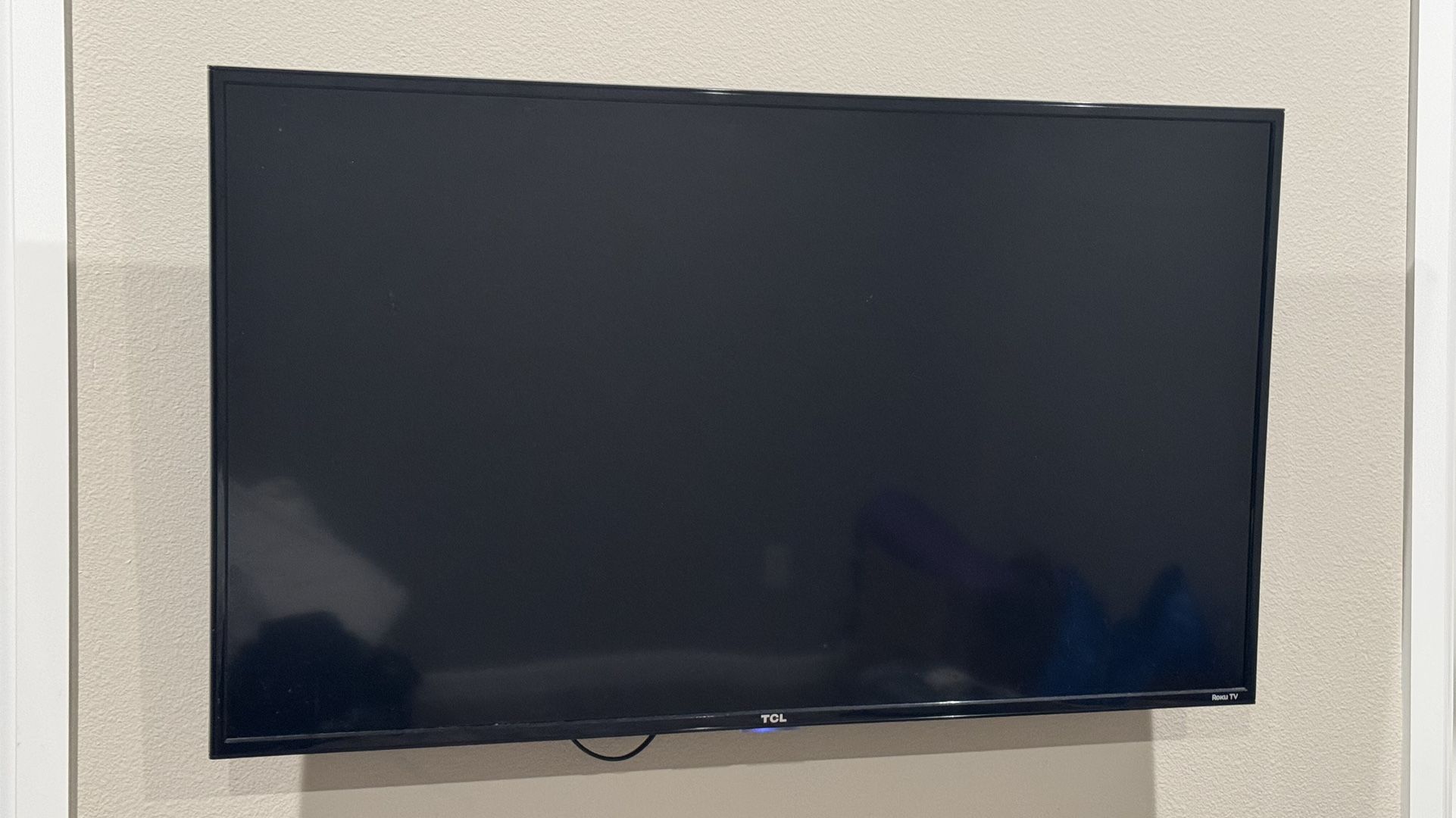 TCL Roku 43” TV