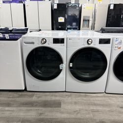🔥 LG - 4.5 Cu. Ft. High-Efficiency Stackable Smart Front Load Washer with Steam and Built-In Intelligence & 7.4 Cu. Ft.  Smart Gas Dryer🔥