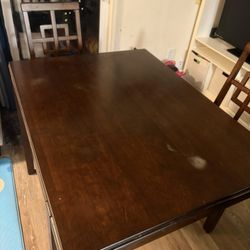 Kitche Table With 4 Chairs 