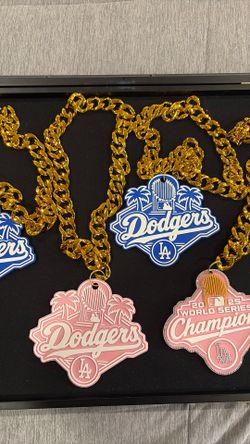 Dodger fan chains