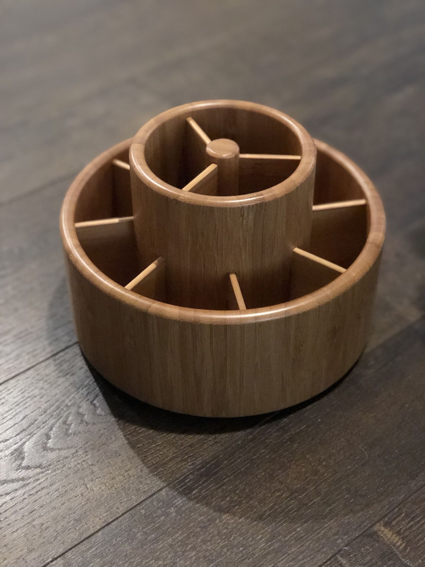 Pampered Chef Spinning Utensil Holder Bamboo for Sale in Bothell, WA OfferUp