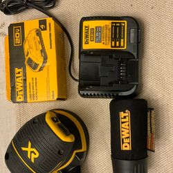 Dewalt 20volt Brushless Xr  Sander  Combo With Battery And Charger