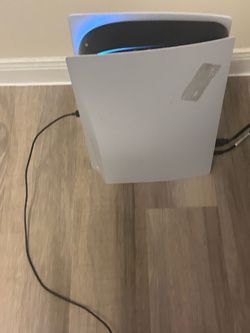ps5 disc version/ does not come with controller
