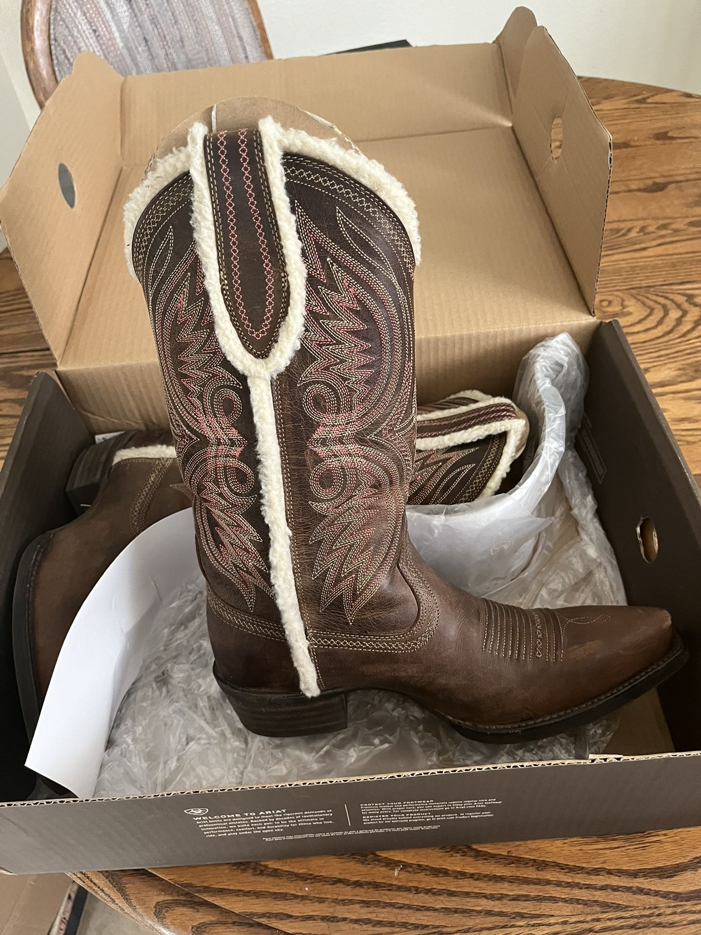 Woman’s Ariat cowboy Boots