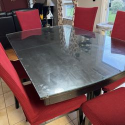 Dining Table With 6 Chairs. Can Be Extended
