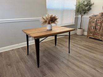 New Natural Wood Dining Table – Modern Farmhouse Style