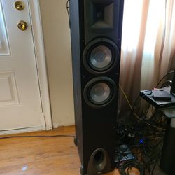 Klipsch Speaker Tower Set Home Audio