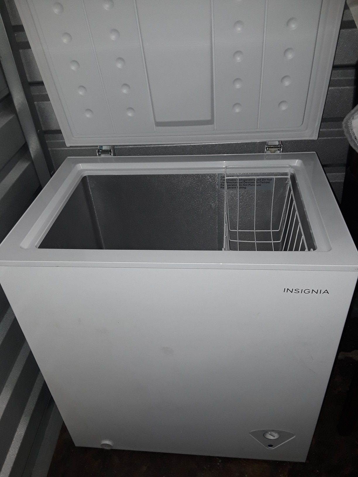 Insignia chest freezer 5.0 CU. FT.
